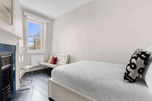 London Tales image 10