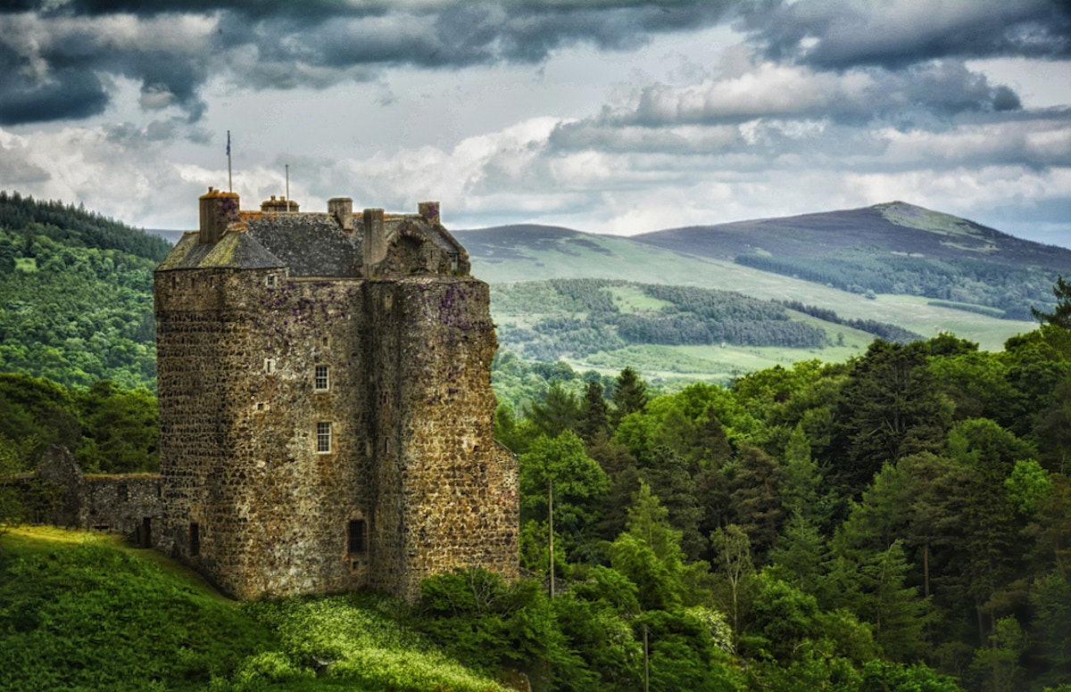 Scots & Queens, Scotland
