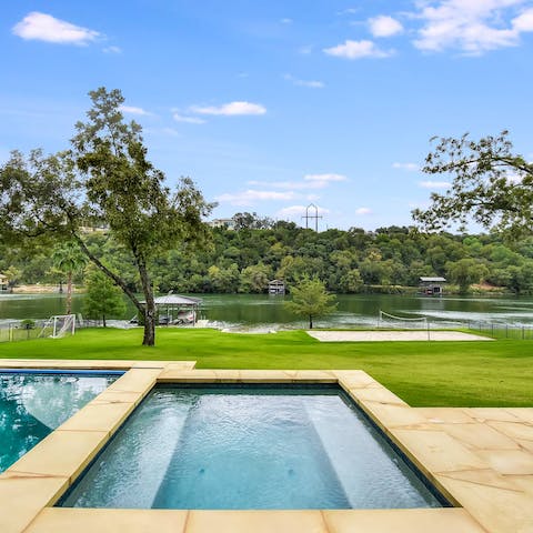 Keep your eye on the view as you sit back in the hot tub