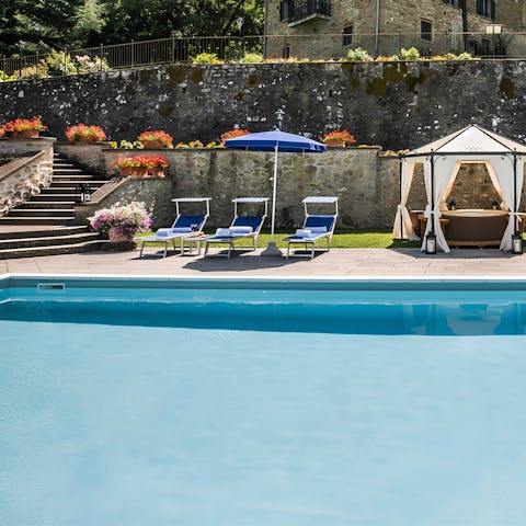 Go for a dip in the private pool after a round of Tennis, in nearby Monterchi 