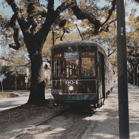 Stay in the heart of New Orleans, close the all the sights