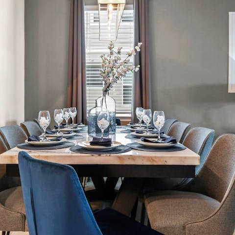 Enjoy delicious family feasts at the elegant dining table 