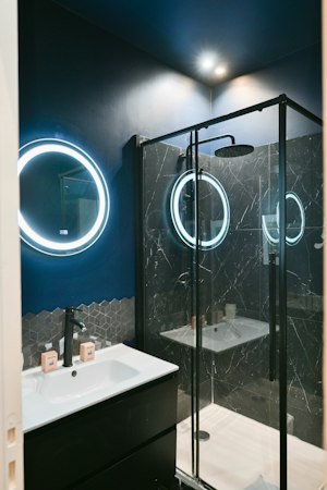 Bastille Beauty image 9