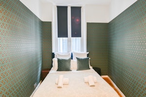 Bastille Beauty image 7