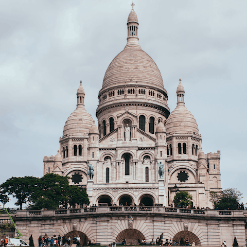 Stroll 1km to Sacré Coeur to take in the view