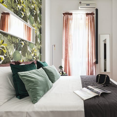 Wake up in the elegant bedroom feeling rested and ready for another day of Rome sightseeing 