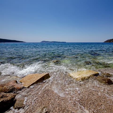 Discover the coastline of the Adriatic, less than fifteen minutes away on foot