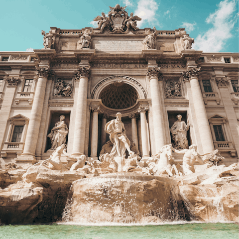 Start your stay in Rome with a stroll to the Trevi fountain 