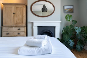 Brighton Pearl image 7