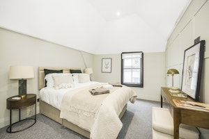 Bloomsbury Breeze image 12