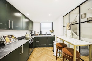 Bloomsbury Breeze image 7