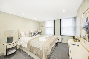 Bloomsbury Breeze image 6