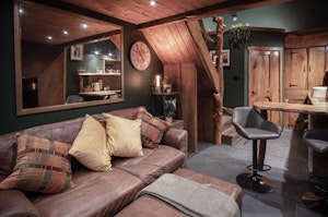 Peregrine Lodge image 13