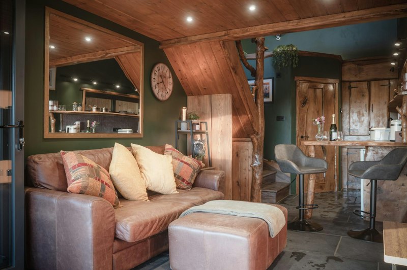 Peregrine Lodge additional image