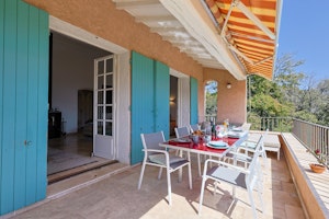 Coastal Villa image 12