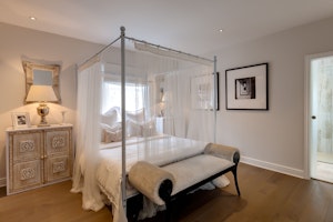 Chelsea Glam image 6