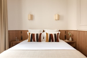 Elegant View image 1