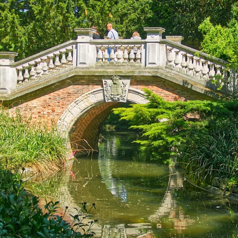 Enjoy the greenery of Parc Monceau, right on your doorstep