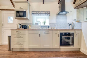 Country Cottage Bliss image 12