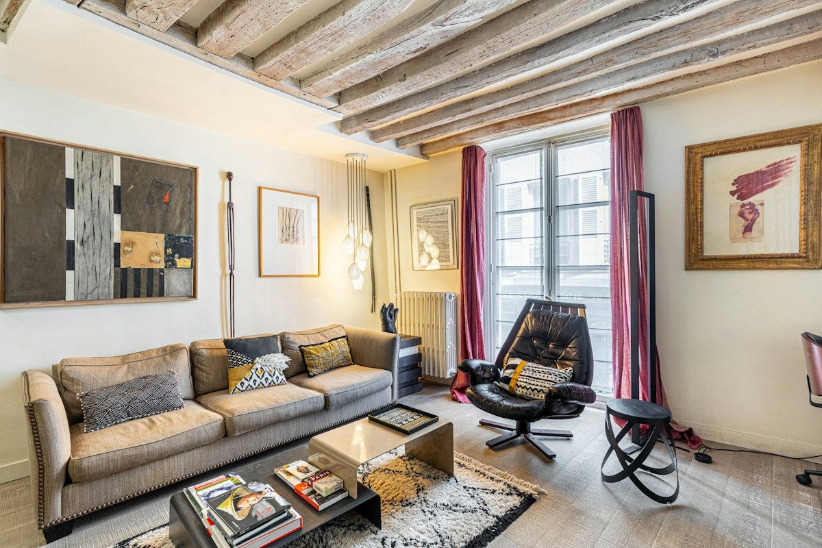 Quaint Urban Escape, Ile-de-France
