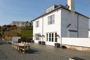 Harbour & Hush image 3