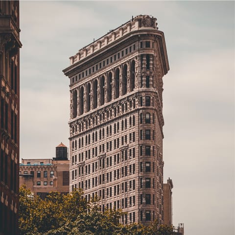 Walk for ten minutes west and arrive at the unmistakeable Flatiron Building