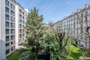 Avenue Foch Afternoons image 10