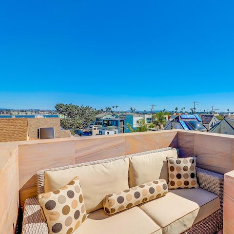 Admire panoramic views of Mission Bay from the furnished rooftop