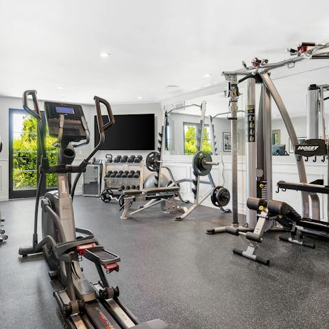 Stay energised with an uplifting workout in the gym