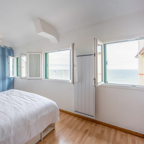 Wake up to blissful sea views visible from the moment you open your eyes