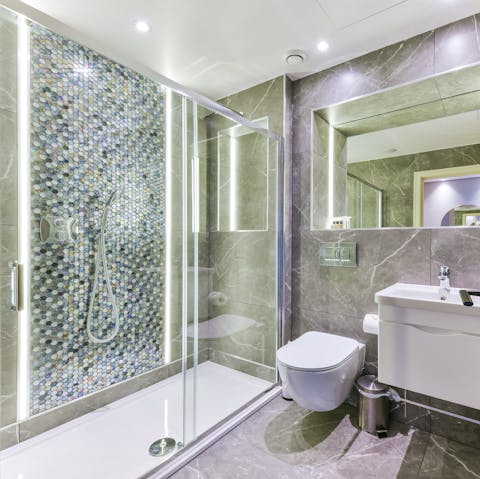 Invigorate in the luxury bathroom