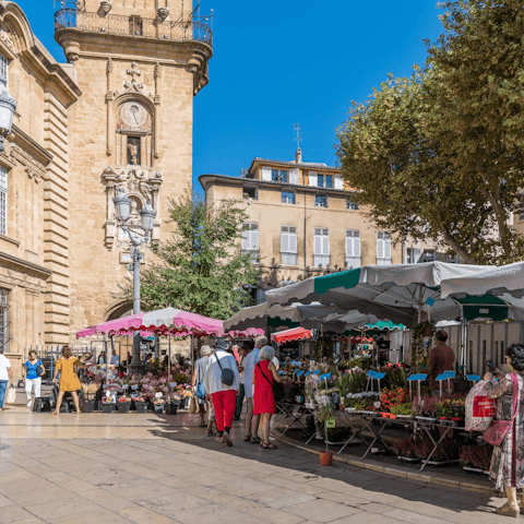 Visit Aix-en-Provence flower market – 30 km away