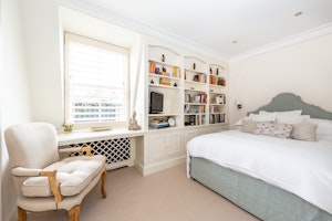 Chelsea Sunshine image 9