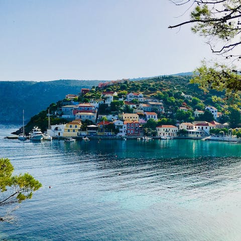 Stay on Kefalonia and explore the idyllic coastal towns by car