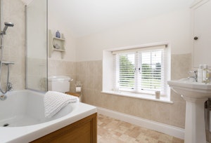 Limestone Cottage image 4