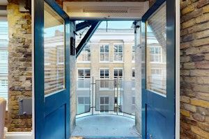 Shoreditch Sky Loft image 8