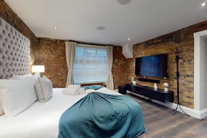 Shoreditch Sky Loft image 2
