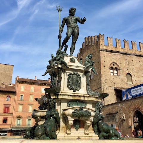 Soak up the city's rich history –⁠ starting at the Fontana del Nettuni , just an eight-minute walk away