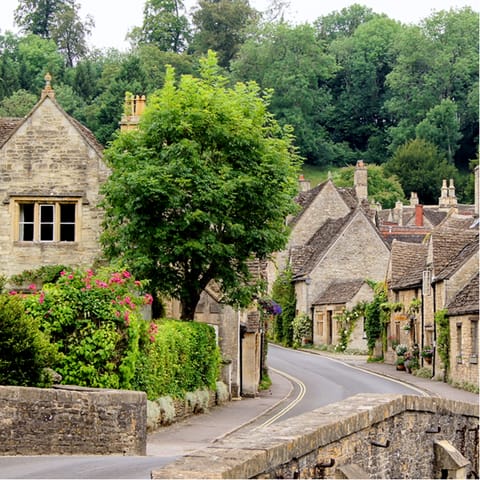 Explore the timeless beauty of the Cotswolds from the small village of Evenlode