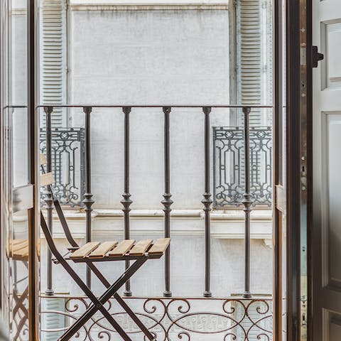 Enjoy your morning coffee with street views on the balcony