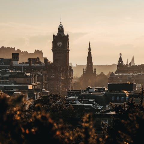 Head out and explore the stunning city of Edinburgh on foot