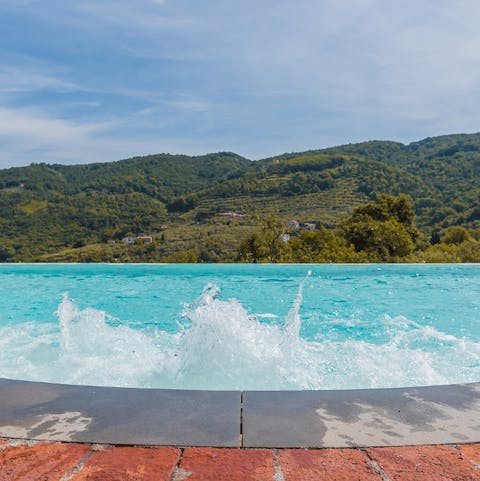 Enjoy a pool with a counter-current treadmill and a stunning view