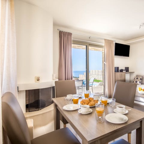 Enjoy a spot of breakfast with stunning ocean vistas