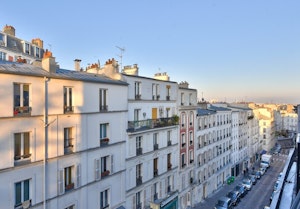 Steps to Sacré-Coeur image 3