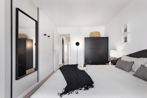 Charonne Swoon image 4