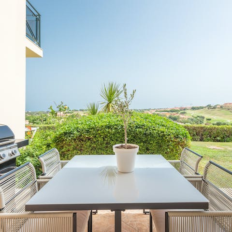 Enjoy delicious alfresco meals and barbecue suppers out on your private terrace 