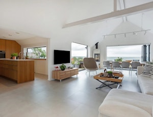 The Shoreline House image 8