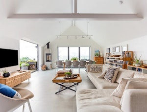 The Shoreline House image 6