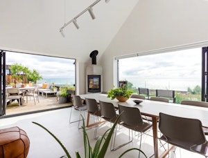 The Shoreline House image 2