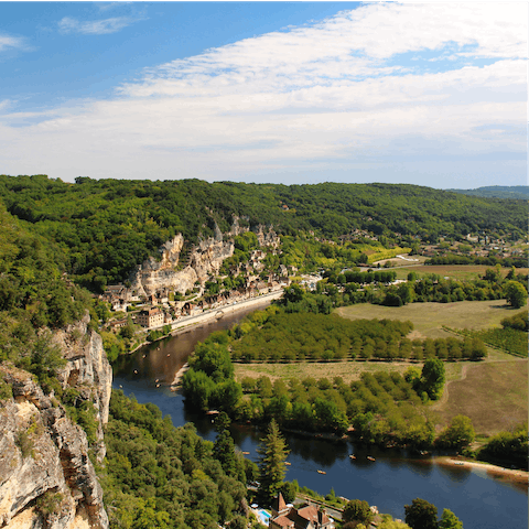 Get better acquainted with French culture by exploring the Dordogne Valley